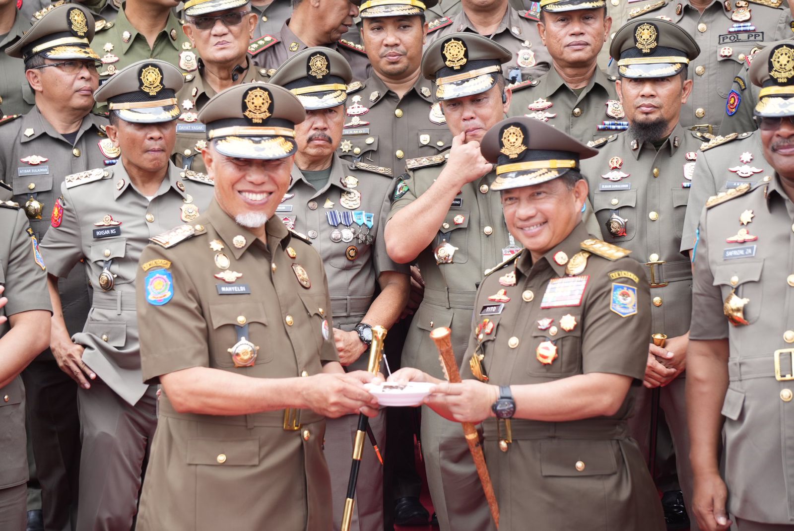Dipimpin Mendagri, Puncak HUT Ke-74 Satpol PP dan Ke-62 Satlinmas Tahun 2024 Digelar Di Halaman Kompleks Istana Gubernur Sumbar