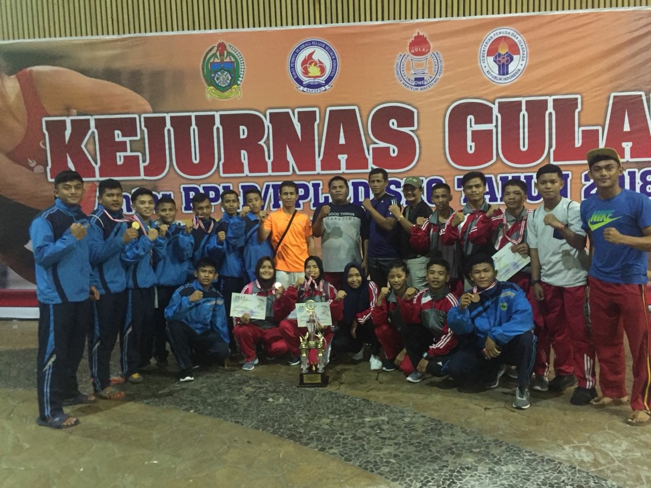 SUMBAR JUARA UMUM GULAT ANTAR PPLP/ PPLD DI MEDAN