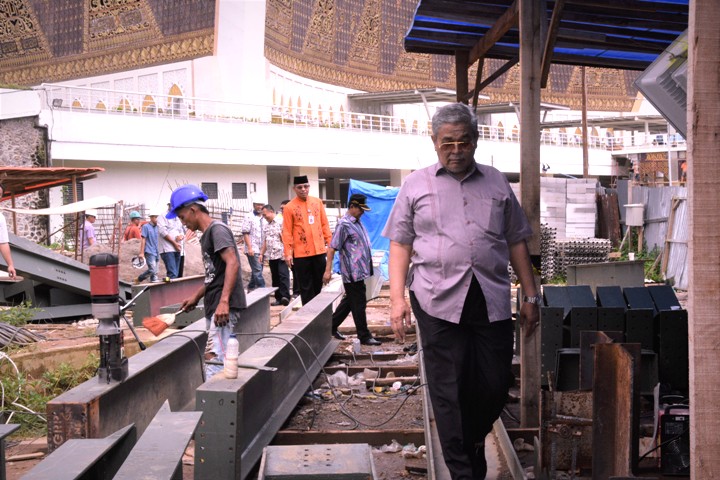 DPRD Sumbar Sikapi Kelebihan Dana Sejumlah Proyek Pembangunan Gedung
