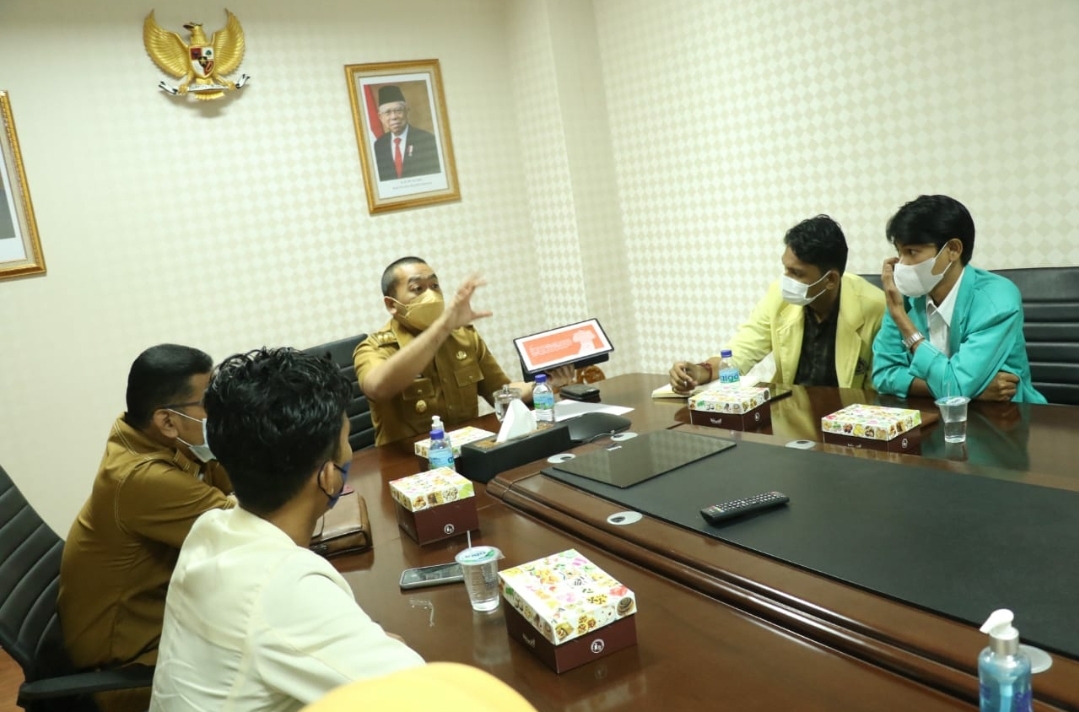 Duduk Bersama Aliansi BEM, Wagub Audy: Bantu Kami Percepatan Vaksinasi Sumbar