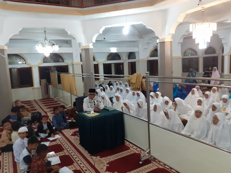 Guspardi Gaus ajak masyarakat sukseskan pemerataan pendidikan