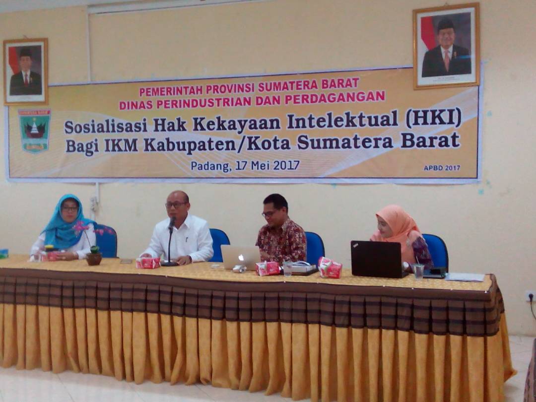 DISPERINDAG SUMBAR MENGADAKAN SOSIALISASI HAK KEKAYAAN INTELEKTUAL (HKI)