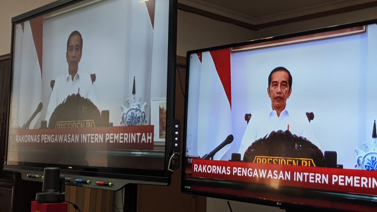 Gubernur Hadiri Rakornas Intern Pemerintah Dalam Rangka Pengawasan Percepatan Penanganan Covid-19 dan Pemulihan Ekonomi Nasional.