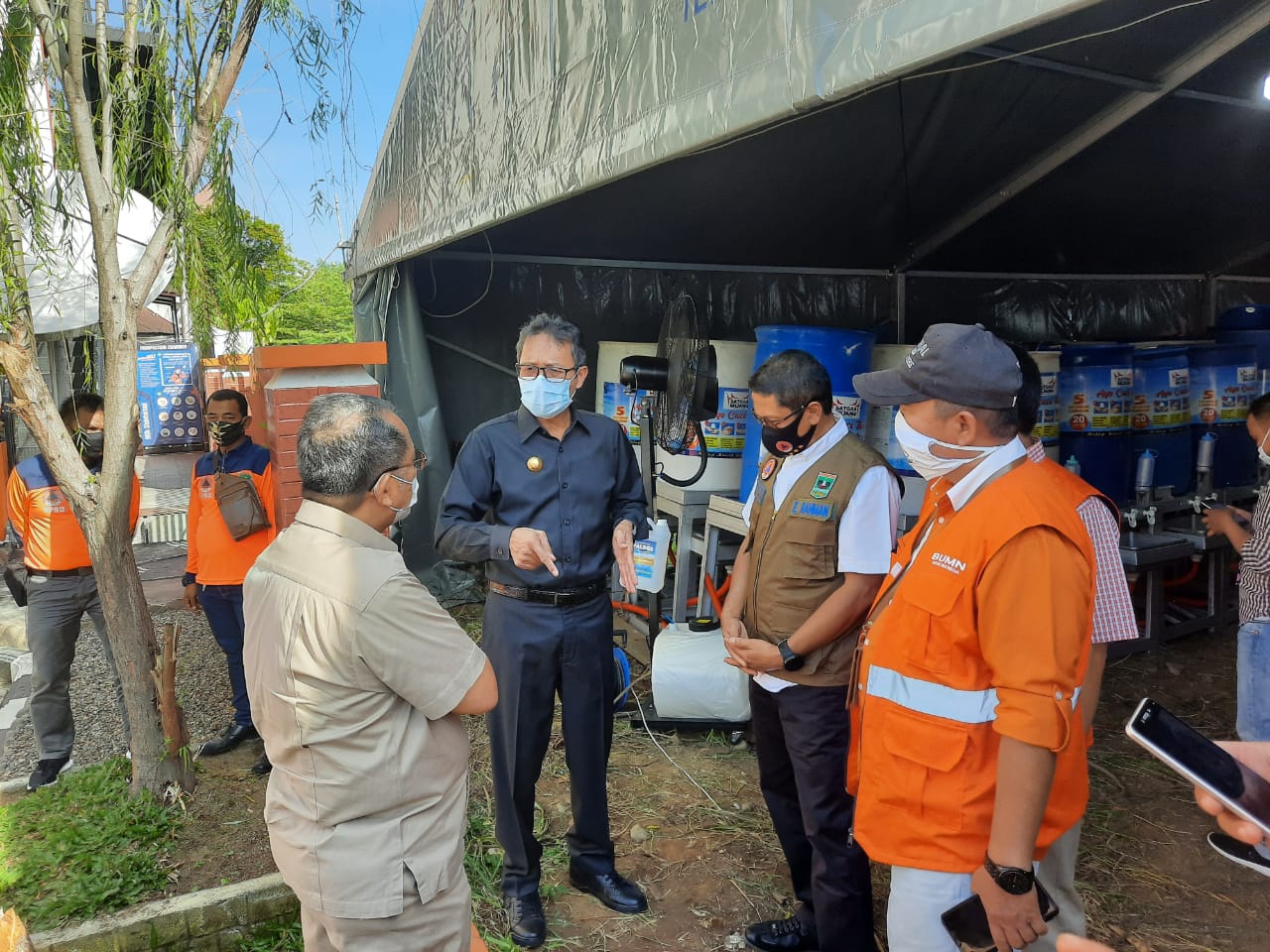 Satgas Bencana BUMN Provinsi Sumbar Serahkan Bantuan Dua Ratus Buah Washtafel