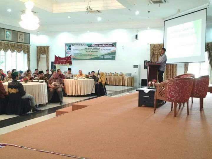 Gubernur Sumbar Hadiri Musda KAHMI kota Padang 