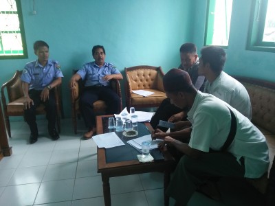 KEPALA UPTD PPP SIKAKAP AJAK PEMILIK KAPAL MELENGKAPI IZIN PENANGKAPAN