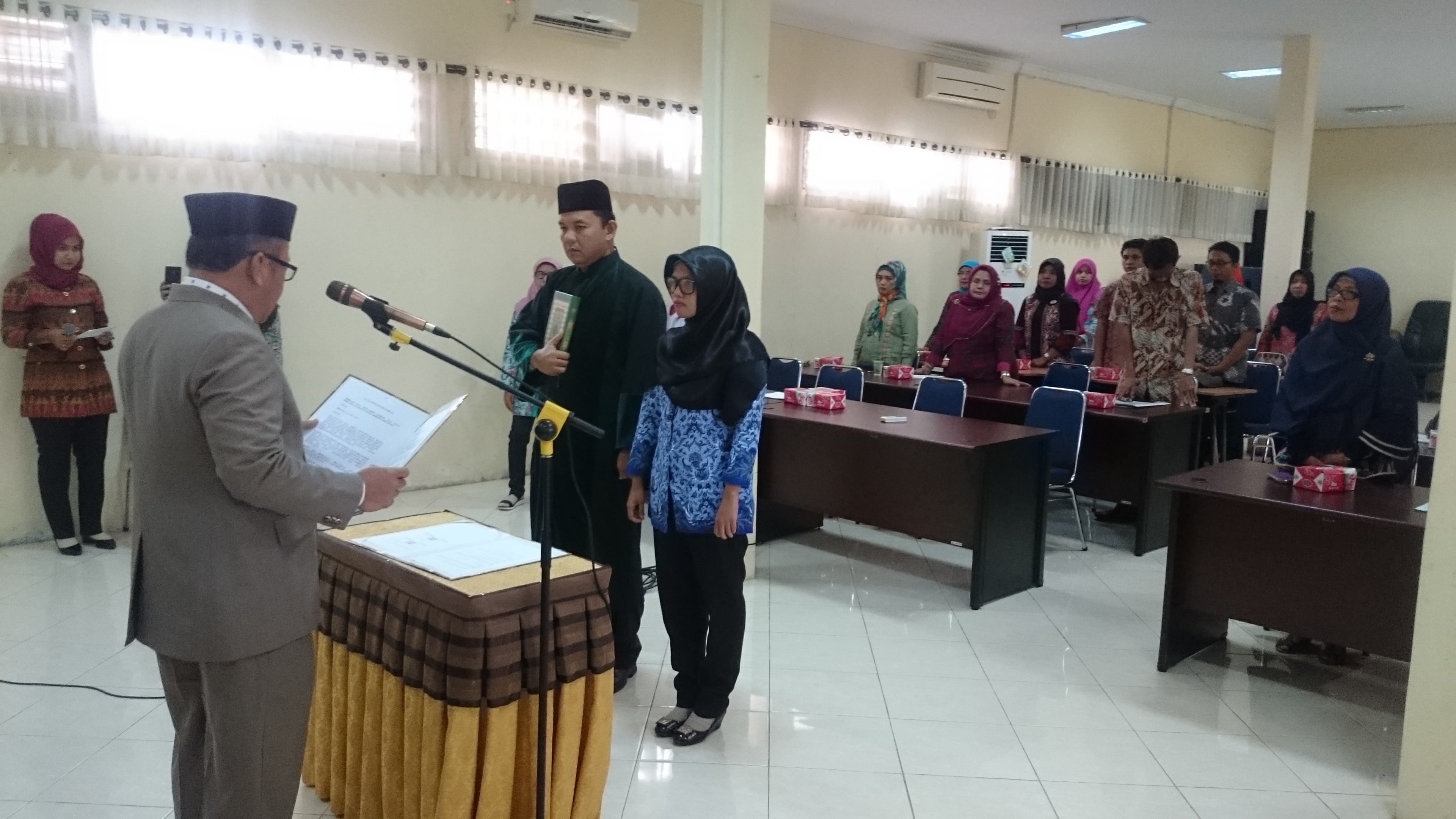 ACARA PELANTIKAN PEJABAT FUNGSIONAL PENGUJI MUTU BARANG TERAMPIL / PELAKSANA PADA DINAS PERINDUSTRIAN DAN PERDAGANGAN PROVINSI SUMATERA BARAT