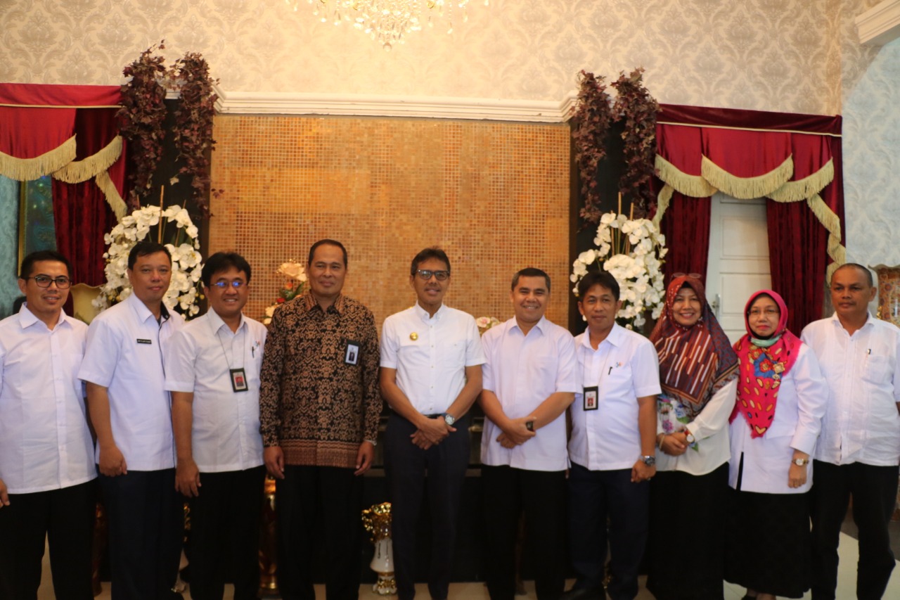 Kepala BPS Sumbar Bertemu Gubernur, Bahas Sensus Penduduk 2020