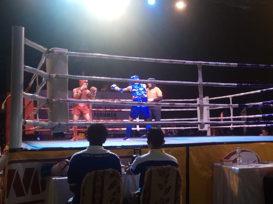 MASYARAKAT SUNGAI LIMAU ANTUSIAS TONTON CABOR MUAYTHAI PORPROV 