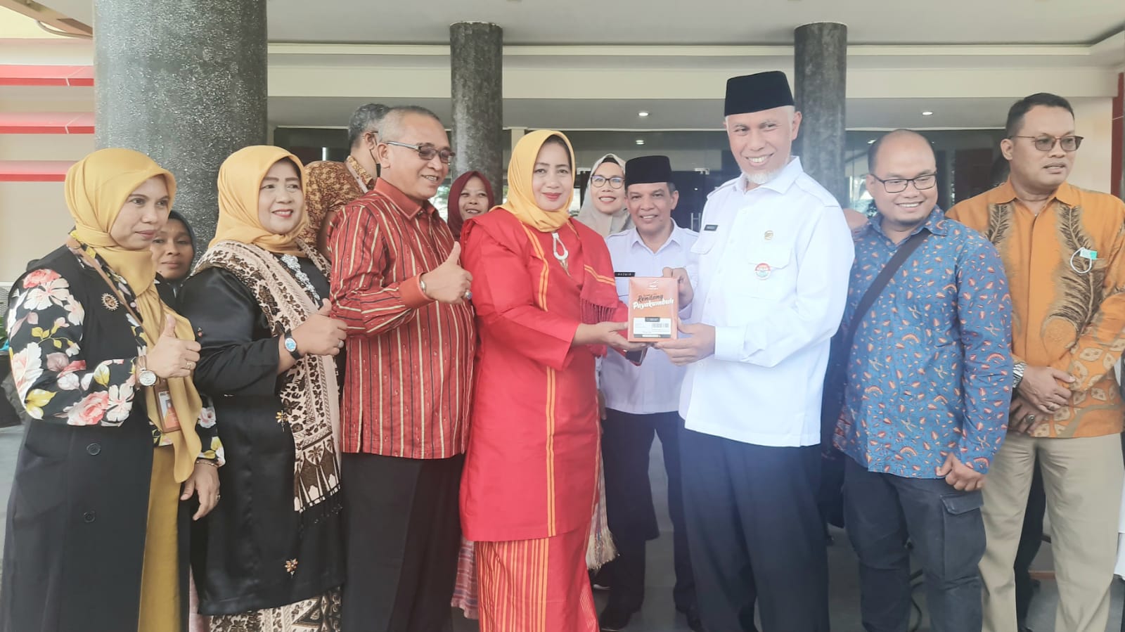 Gubernur Sumbar Lepas Pengiriman 1 Ton Bumbu Randang ke Jerman