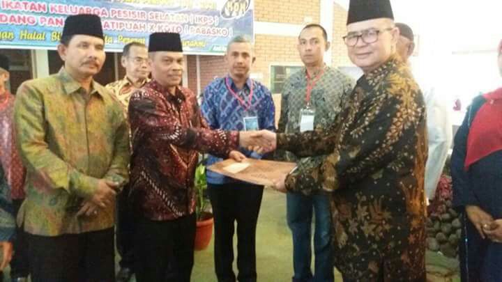 Drs. H. Nasrul Abit Dt. Malintang Panai Hadiri Halal Bihalal Ikatan Keluarga Pesisir Selatan (IKPS) Padang Panjang Batipuah X Koto (PABASKO)