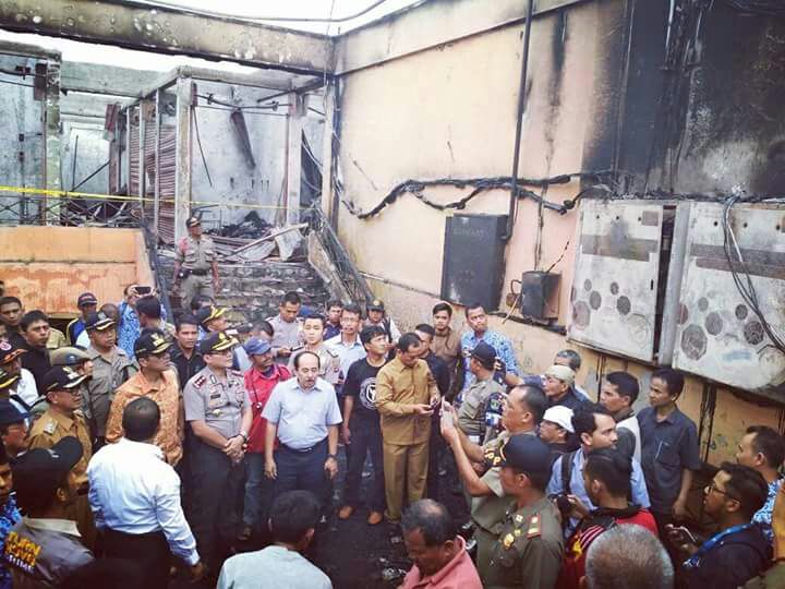 Gubernur Sumbar Tinjau Kebakaran Pasa Ateh