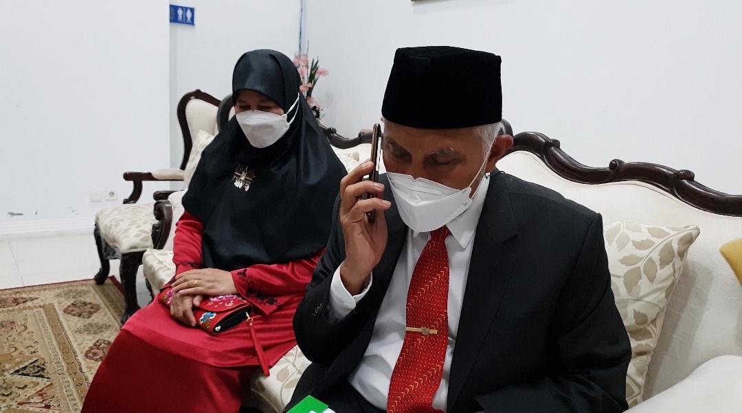 Mahyeldi dan Istri Doakan Kesembuhan Nasrul Abit, Minta RSUP M Djamil Berikan Pelayanan Terbaik