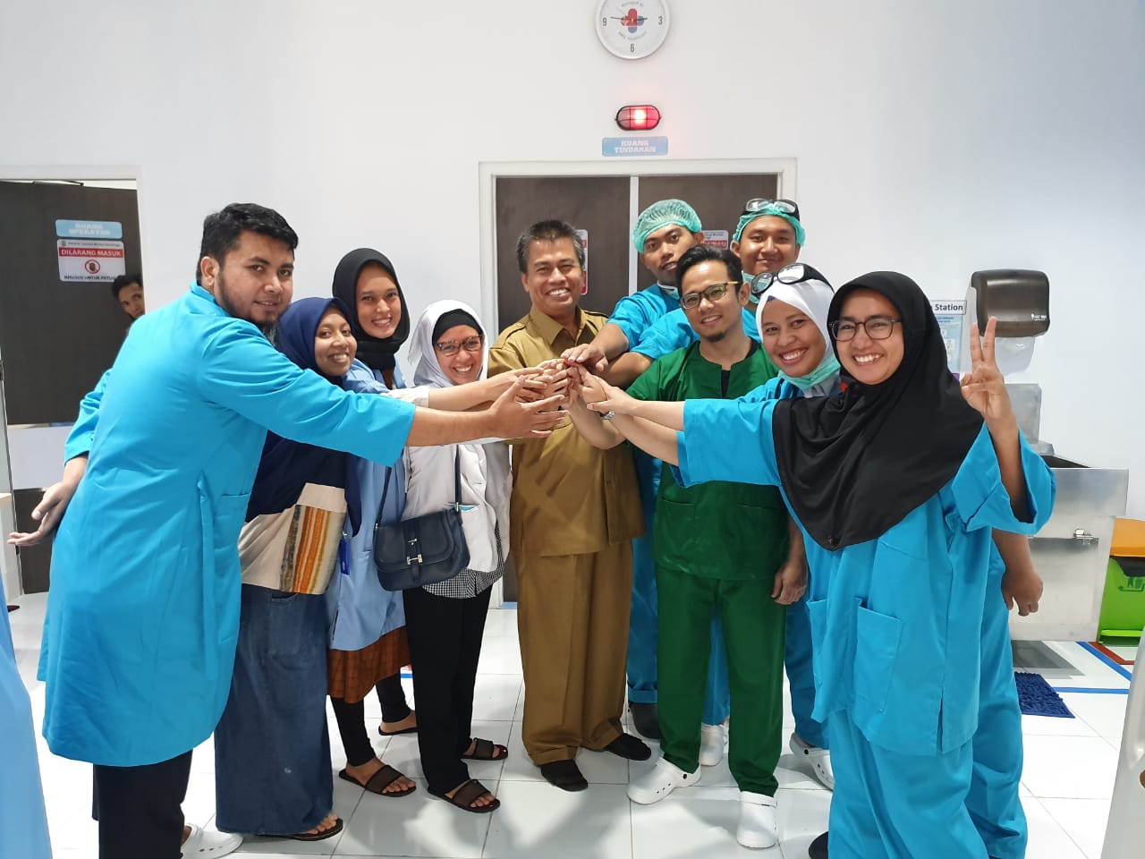 Operasi Perdana Kateterisasi Jantung di RSAM Bukittinggi Sukses