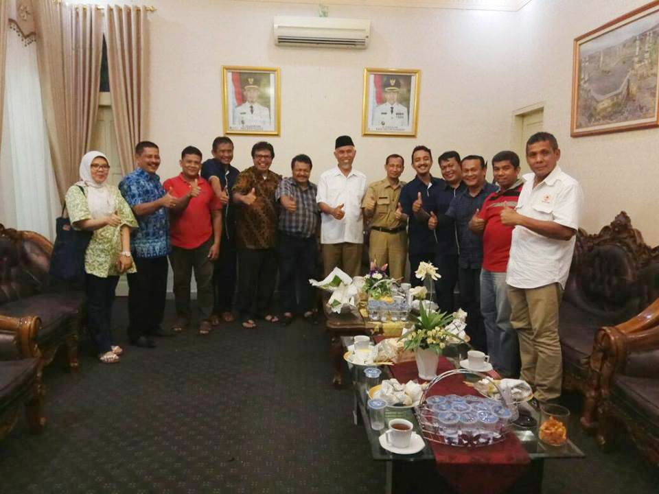 KOTA PADANG BERTEKAT BANGUN INSPRATUKTUR OLAHRAGA TARAF INTERNASIONAL.