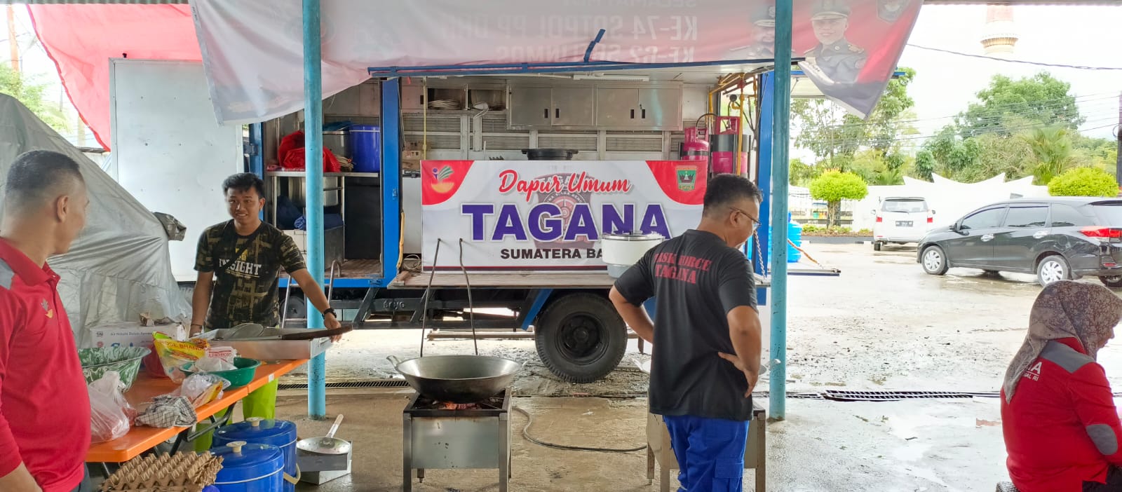 Pemprov Sumbar Buka Dapur Umum Bantu Konsumsi Korban Banjir