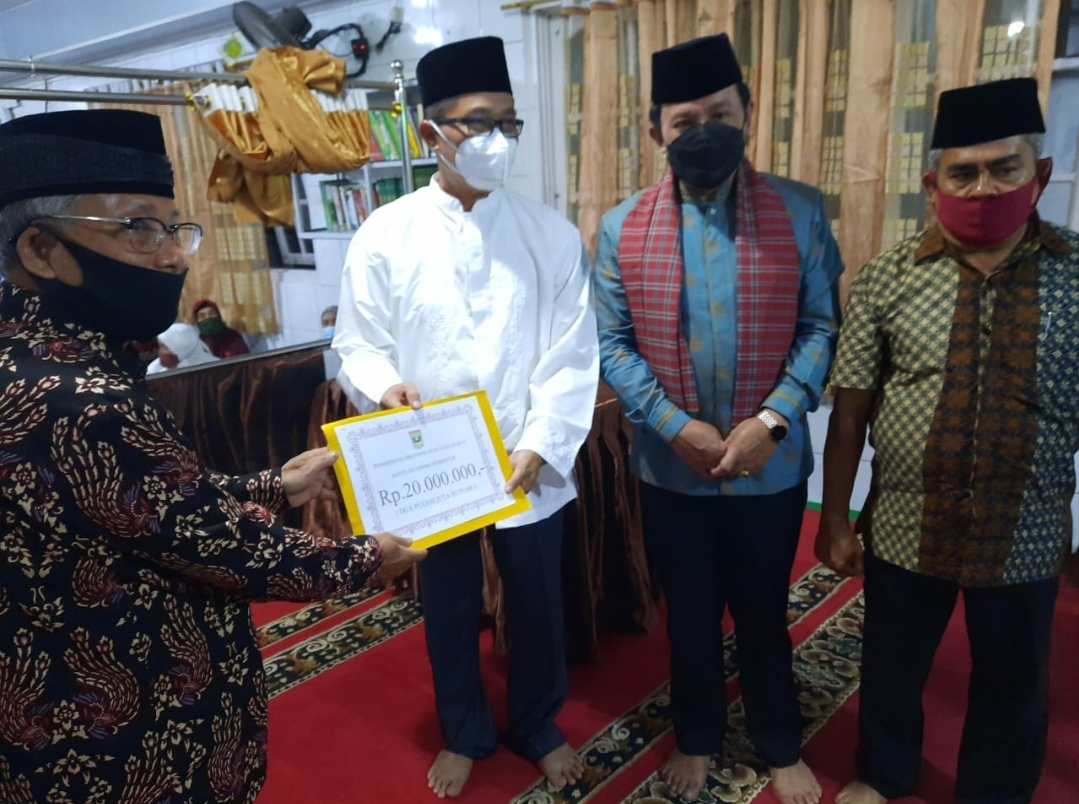 Tim Safari Ramadan VIII Sumbar ke Padang Panjang, Danlantamal Himbau Jemaah Jangan Anggap Sepele Covid-19