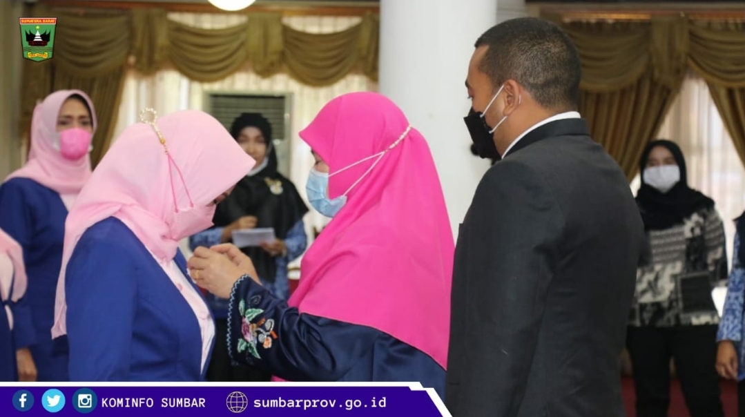 Dituntut Jadi Agen Perubahan, Fitria Amalia Audy Dikukuhkan Sebagai Ketua BKOW Sumbar