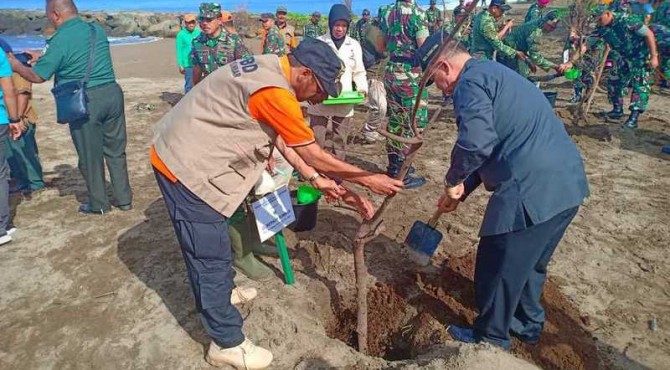 BPBD Ajak Masyarakat Untuk Jaga Sejuta Pohon di Pantai Sumbar