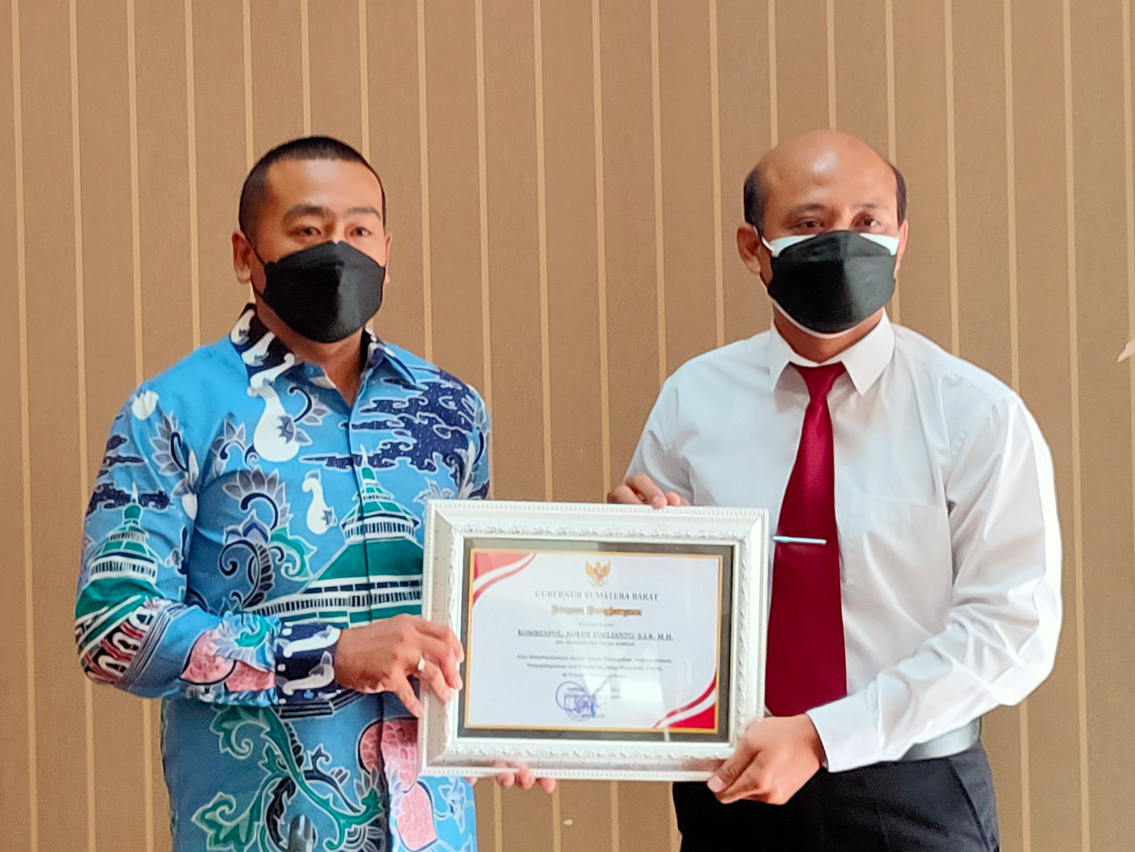 Direktur Resnarkoba Polda Terima Penghargaan Pemprov Sumbar