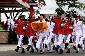 UPACARA DETIK – DETIK PROKLAMASI DI BUKITTINGI BERJALAN KHIDMAT