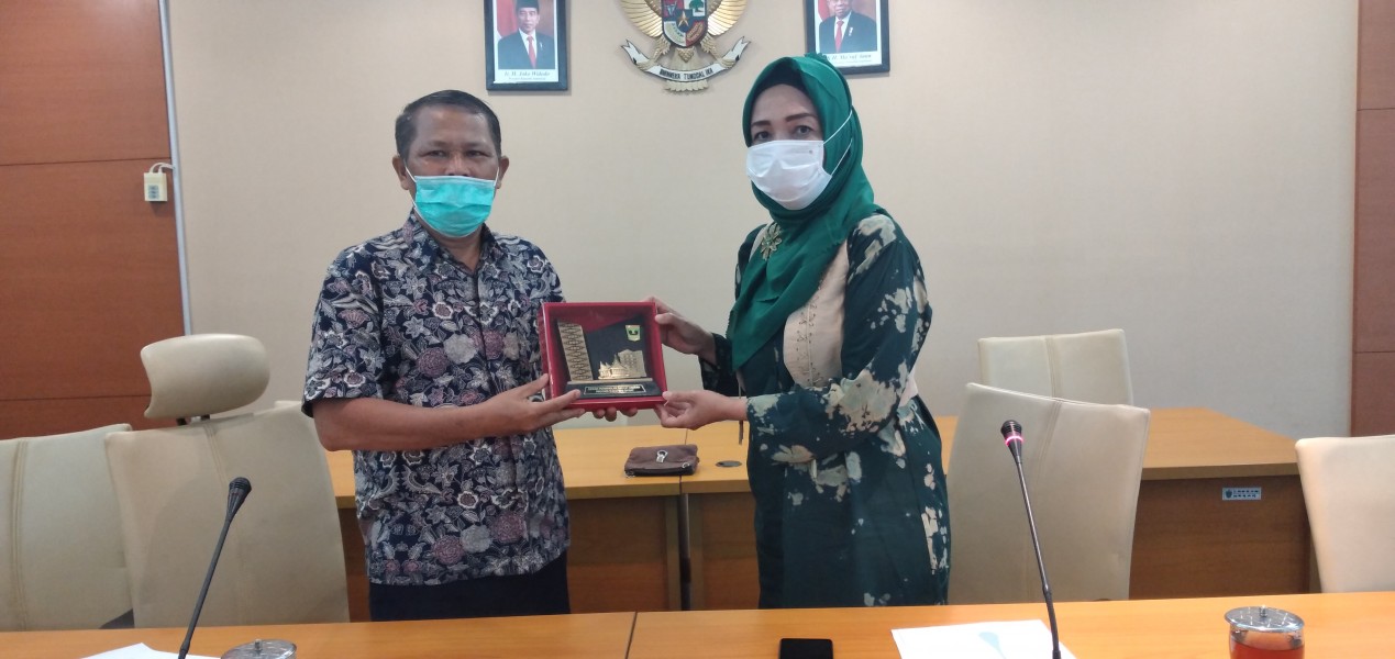 Saling Berbagi Kiat Publikasi, Wartawan dan Humas DPRD Sumbar Studi Tiru ke DPRD Sumut