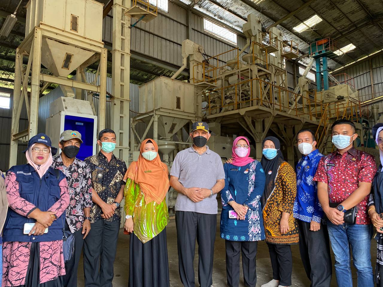 Tinjau Rice Mill di Lunang, Mahyeldi: Potensial Membangkitkan 'Bareh Rajo Pasisia'