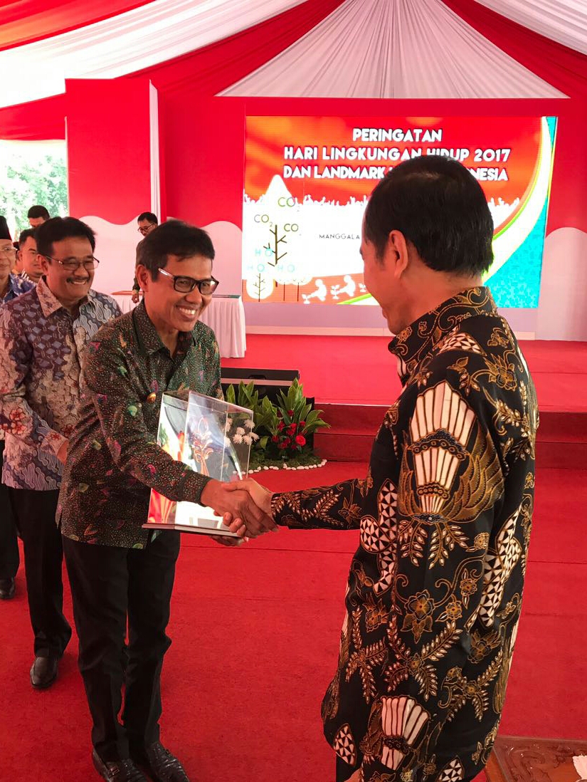 Irwan Prayitno Terima Penghargaan Nirwasita Tantra