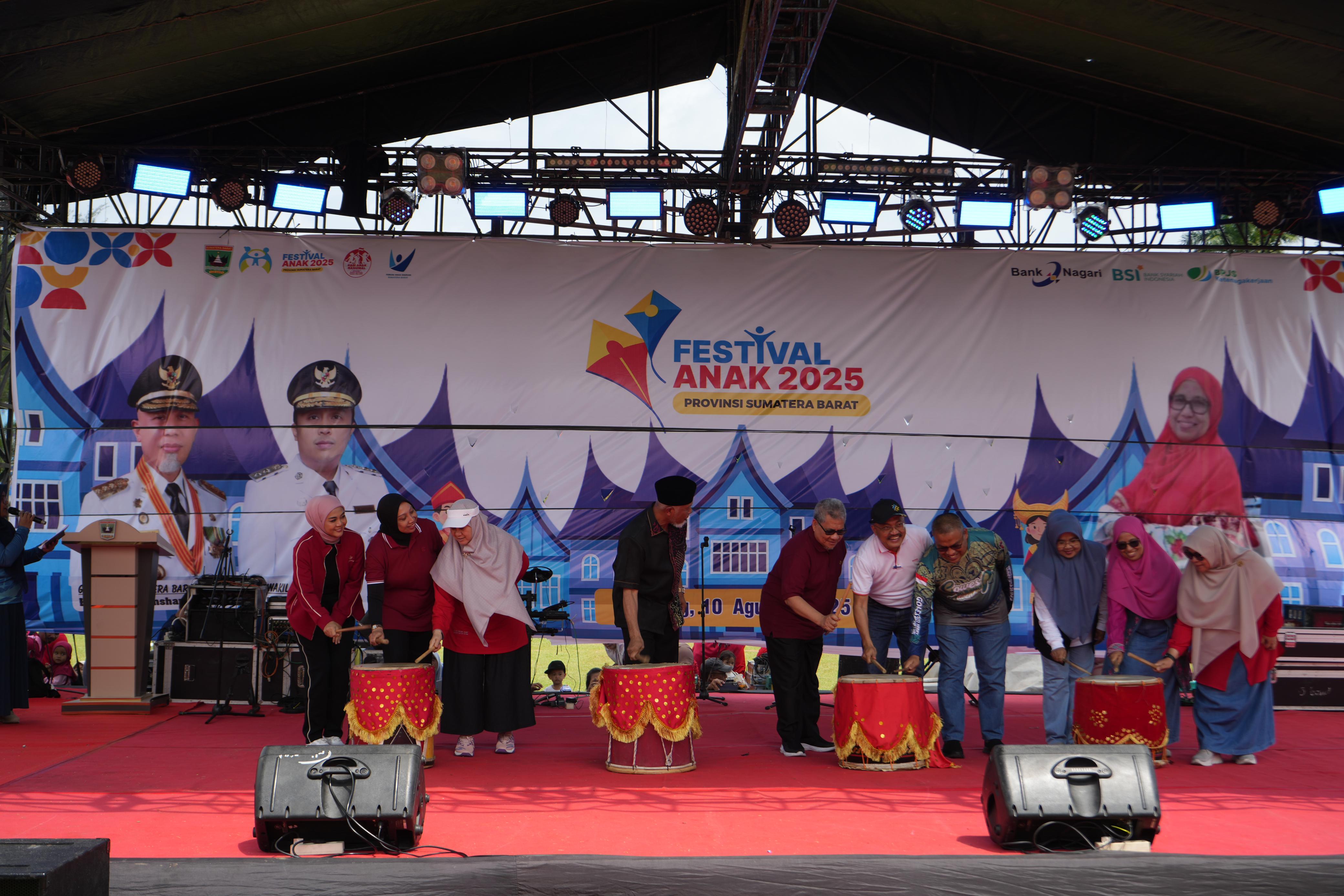 Halaman Istana Gubernur Jadi Panggung Penuh Ceria Meriahkan Festival Anak 2025