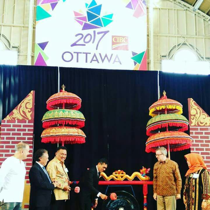 Gubernur Irwan Prayitno dan Walikota Ottawa  Buka Indonesian Festival 2017
