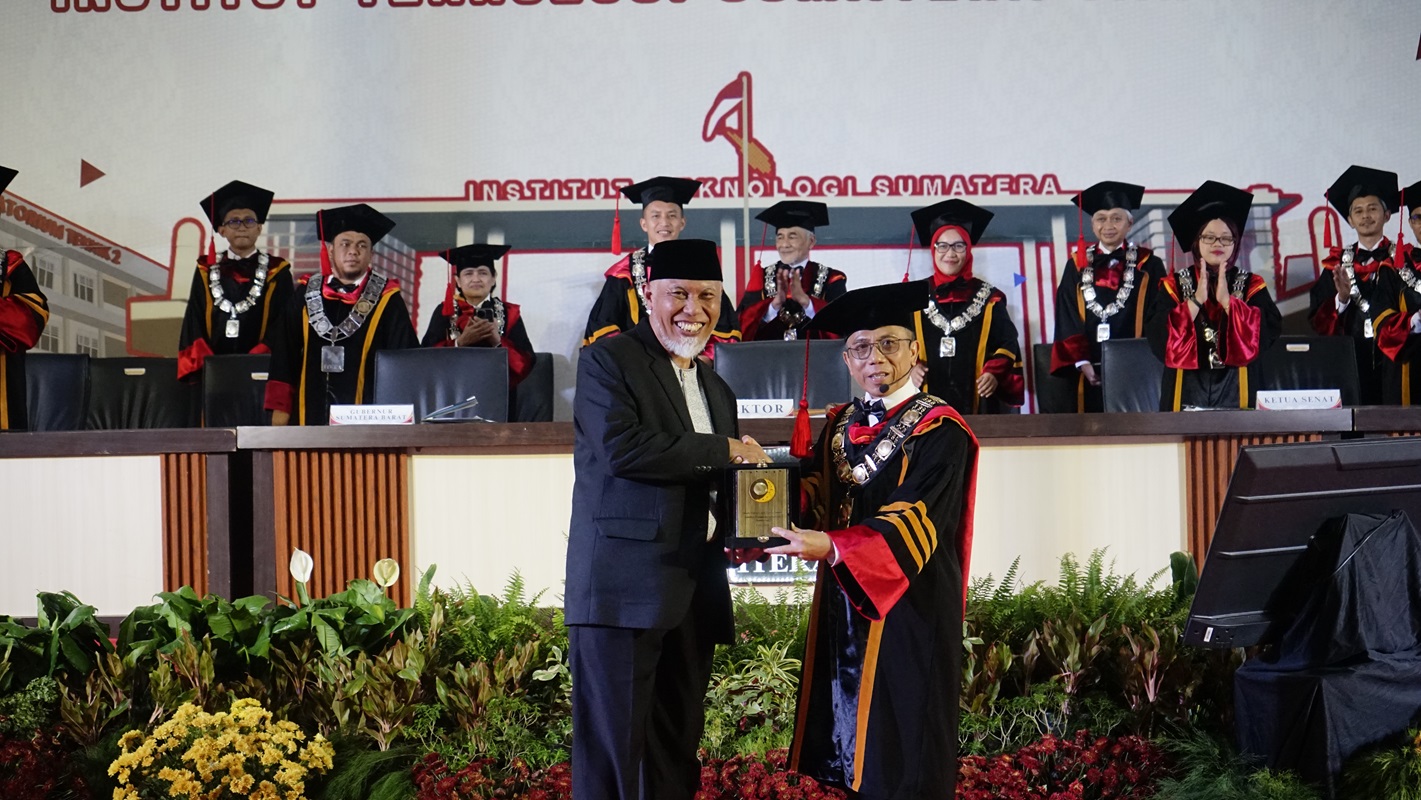 Gubernur Sumbar Ajak Ribuan Mahasiswa Baru Itera Bangun Kampung Halaman