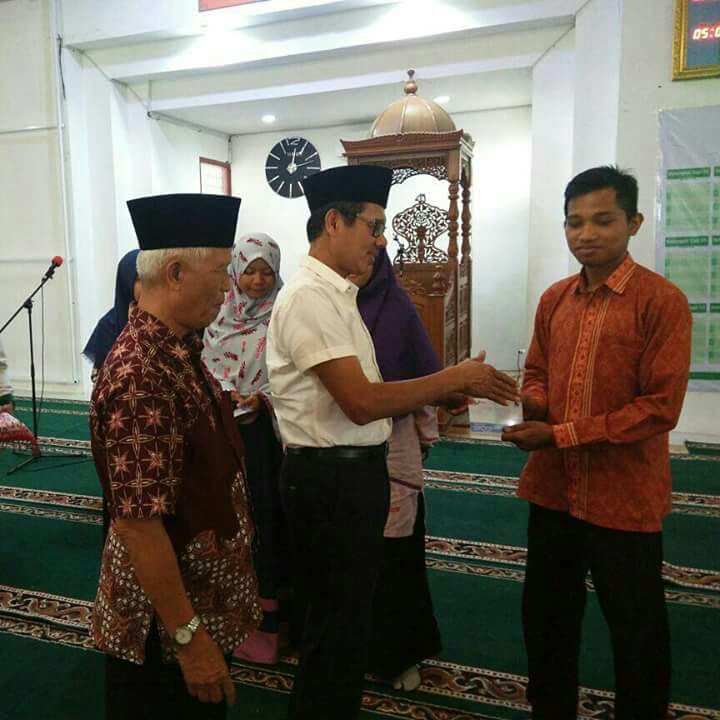 BAZNAS Sumbar Salurkan 600 Beasiswa Mahasiswa