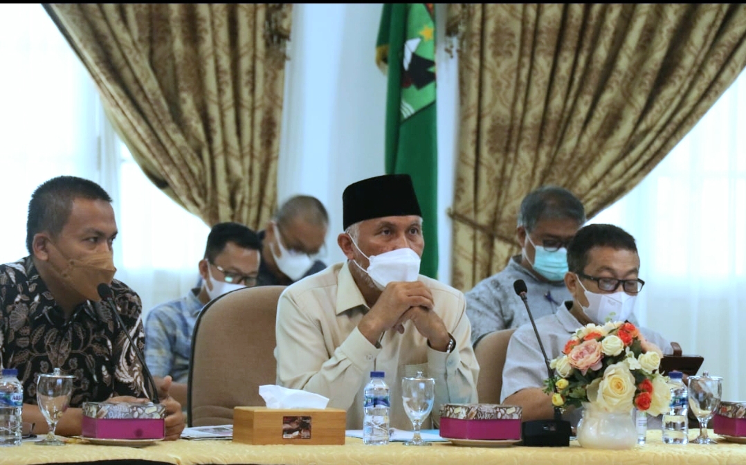 Buya Mahyeldi Pimpin Rapat Evaluasi Kesiapan Rumah Sakit Mengatasi Pandemi Covid-19
