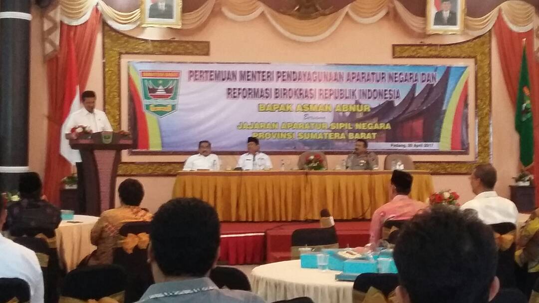 PERTEMUAN MENPAN RB DENGAN APARATUR SIPIL NEGARA SUMATERA BARAT
