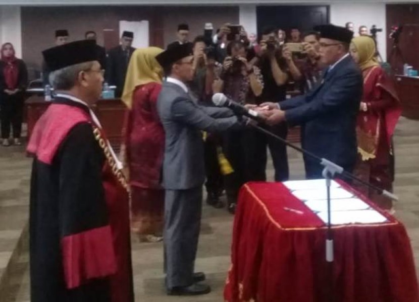 Pimpinan Definitif DPRD Sumbar Ditetapkan