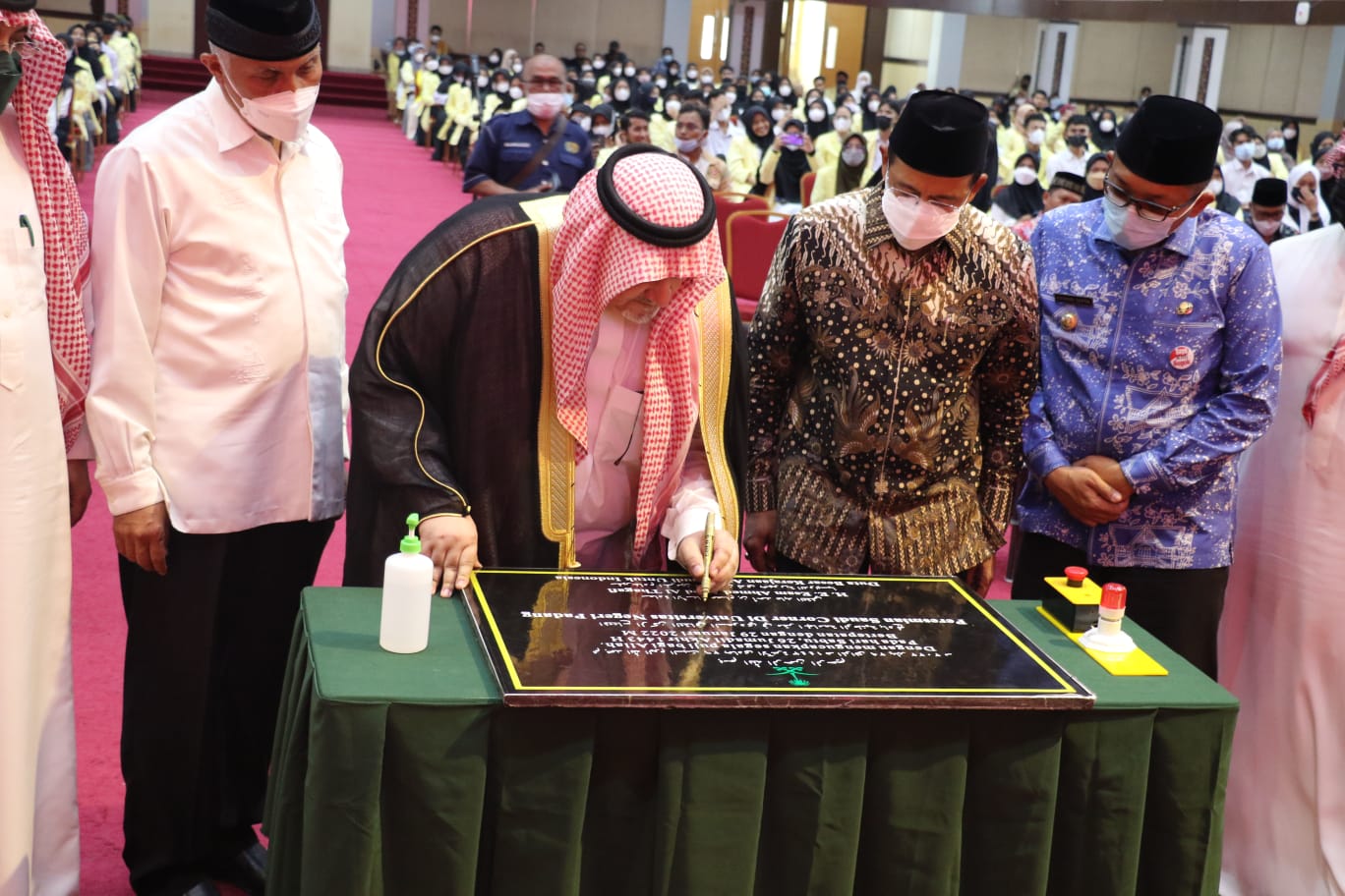 Hadir di Sumbar, Duta Besar Arab Saudi Resmikan Saudi Corner di Universitas Negeri Padang 