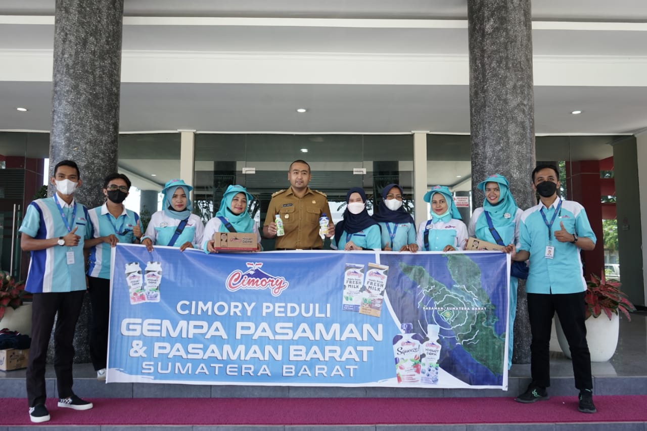 PT. Cimory Group Sumbang 500 Karton Susu untuk Korban Gempa Pasaman dan Pasaman Barat