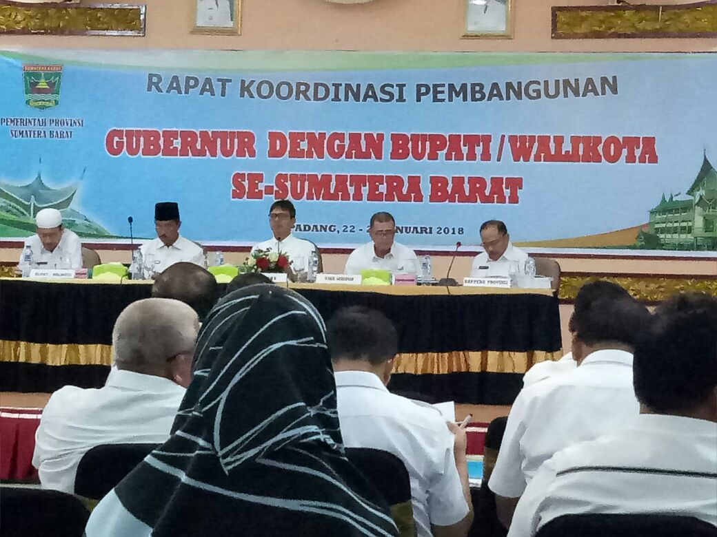 Gubernur Irwan Prayitno : Daerah Perlu Membuka Diri Untuk Investasi