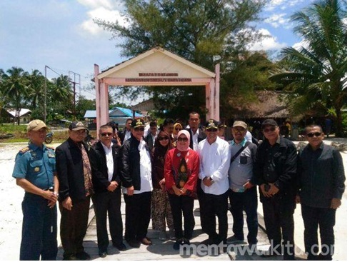 KUNJUNGAN KERJA WAKIL GUBERNUR DAN BPK-RI KE KAWASAN EKONOMI KHUSUS KAB.KEP.MENTAWAI