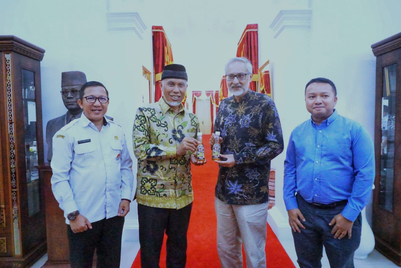 Terima Kedatangan Dubes Indonesia Untuk Inggris, Gubernur Mahyeldi Bahas Potensi Kehutanan Sosial Sumbar