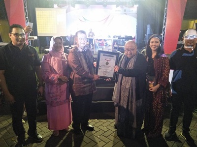 Rekor Muri : Lomba Marandang Provinsi Terbanyak