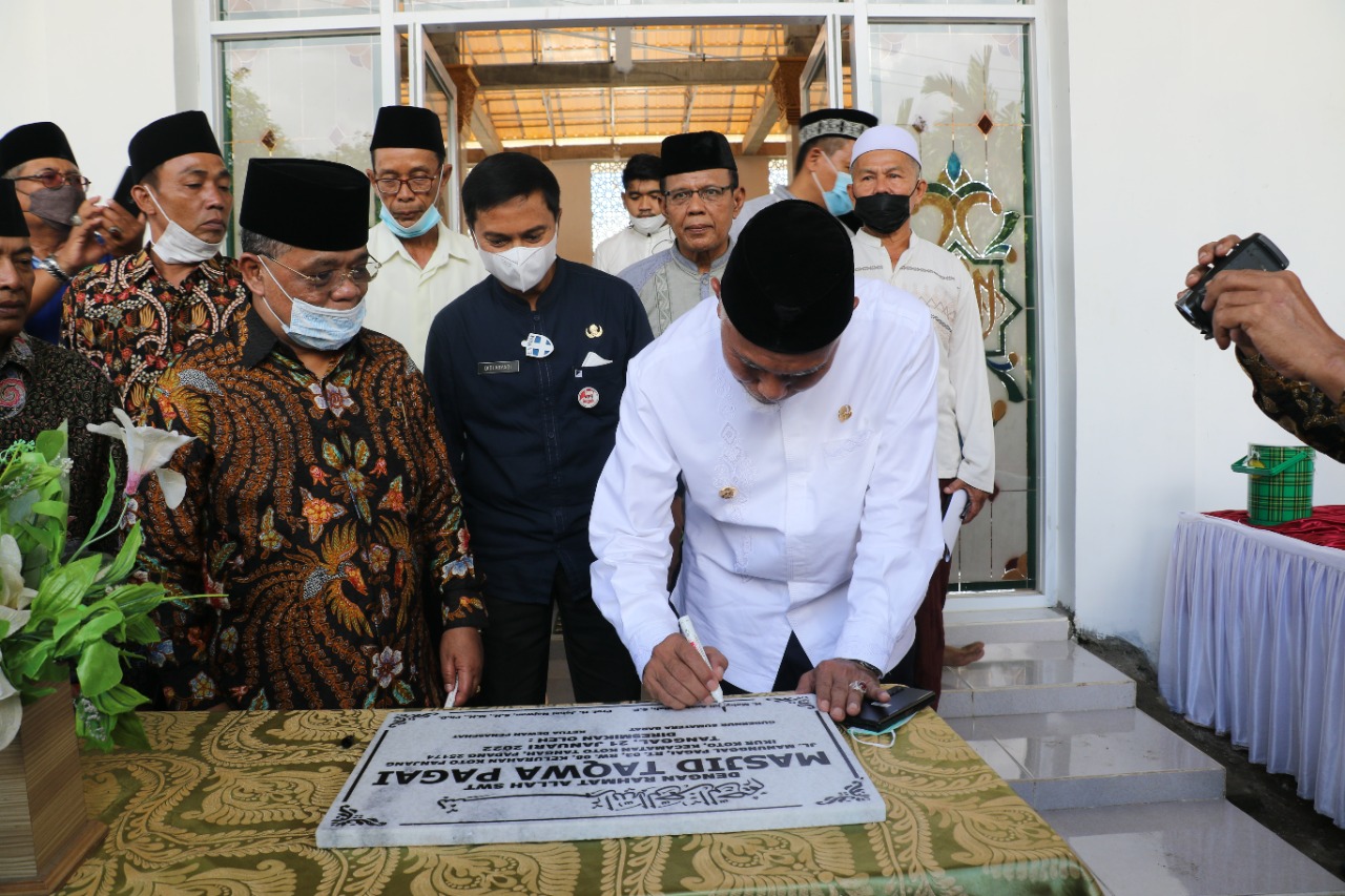 Resmikan Masjid Taqwa Pagai, Buya Mahyeldi : Jadikan Masjid Tempat Mempersatukan Ummat 