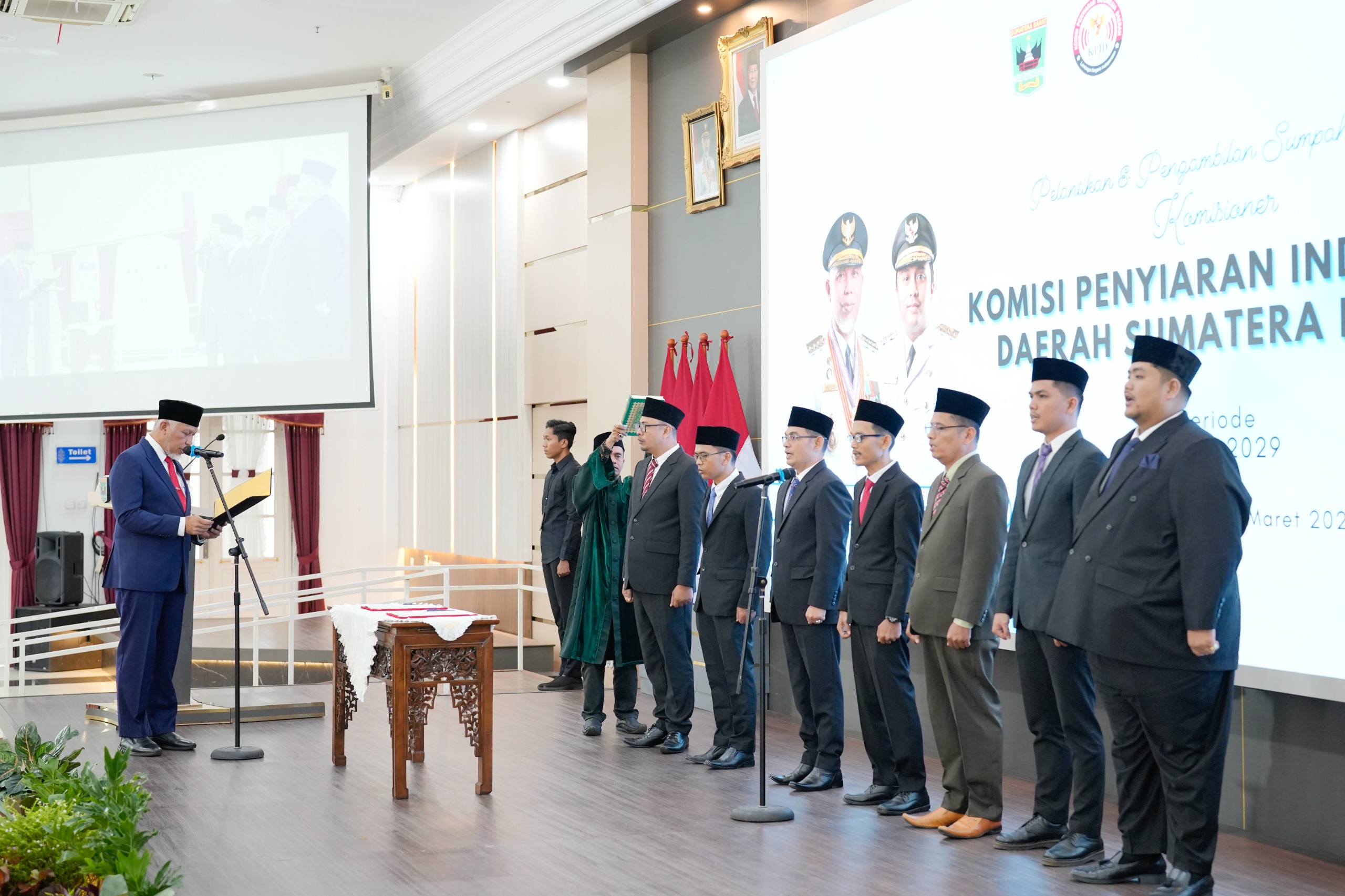 Lantik Komisioner KPID Sumbar Periode 2026-2029, Gubernur Mahyeldi: Jaga Nilai Etika dan Kearifan Lokal