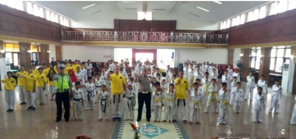  Taekwondoin Sijunjung Disuluh Tertib Lalu Lintas, Luar Biasa