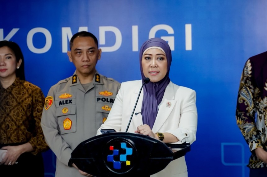 Menkomdigi Ungkap 99,9% BTS Terdampak Gempa NTT Sudah Pulih, Pastikan Percepatan Perbaikan