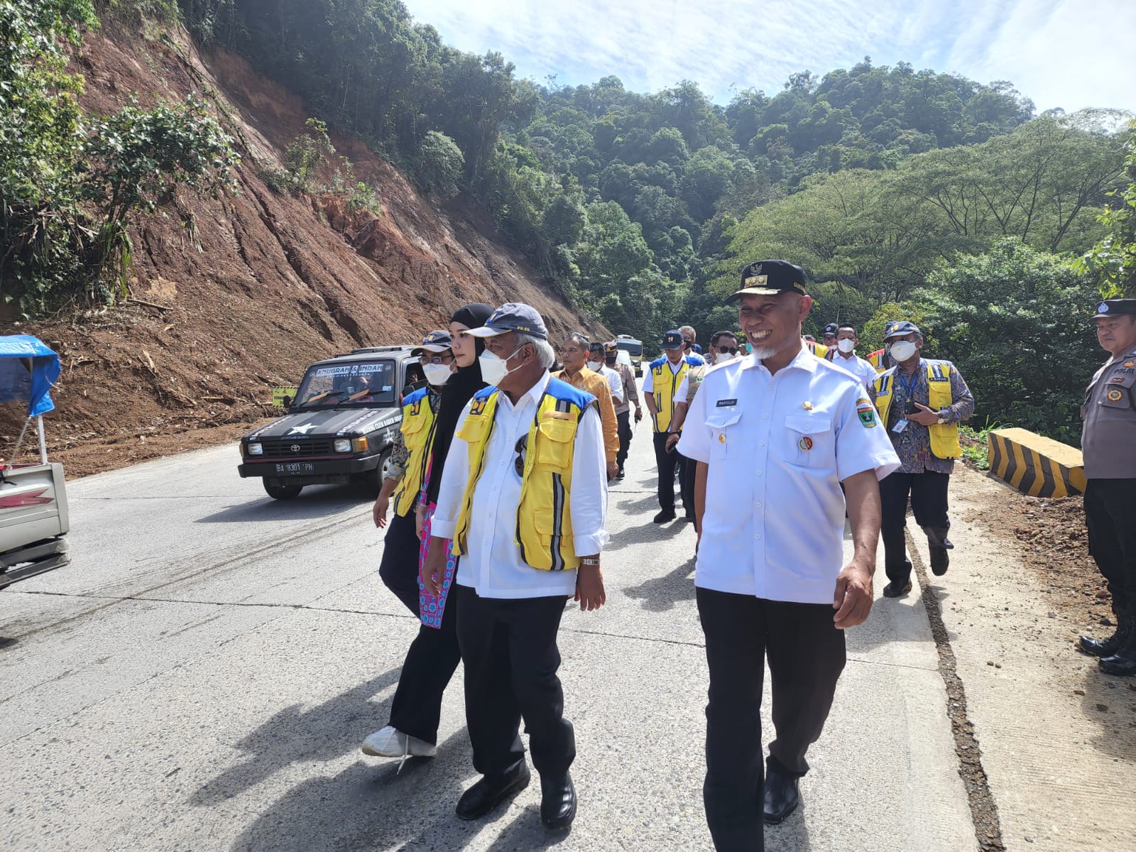 Menteri PUPR ke Sumbar, Pastikan Pembangunan Flyover Sitinjau Lauik Dimulai 2023 dan Tol Padang - Sicincin Tuntas 2024