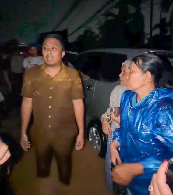 Wagub Vasko Pimpin Evakuasi Korban Banjir di Padang, Kelompok Rentan Jadi Prioritas