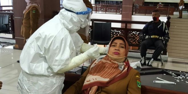 Seluruh Anggota dan Staf DPRD Sumbar Kembali di Tes Swab