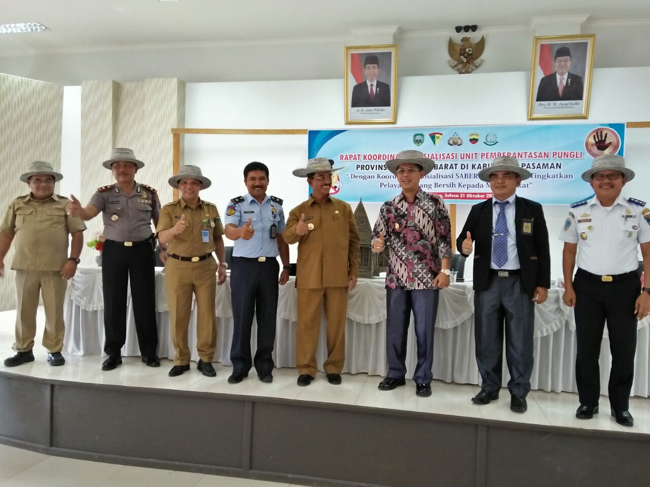 UPP Saber Pungli Sumbar gelar rapat koordinasi dan sosialisasi cegah pungli di sejumlah kabupaten/kota.