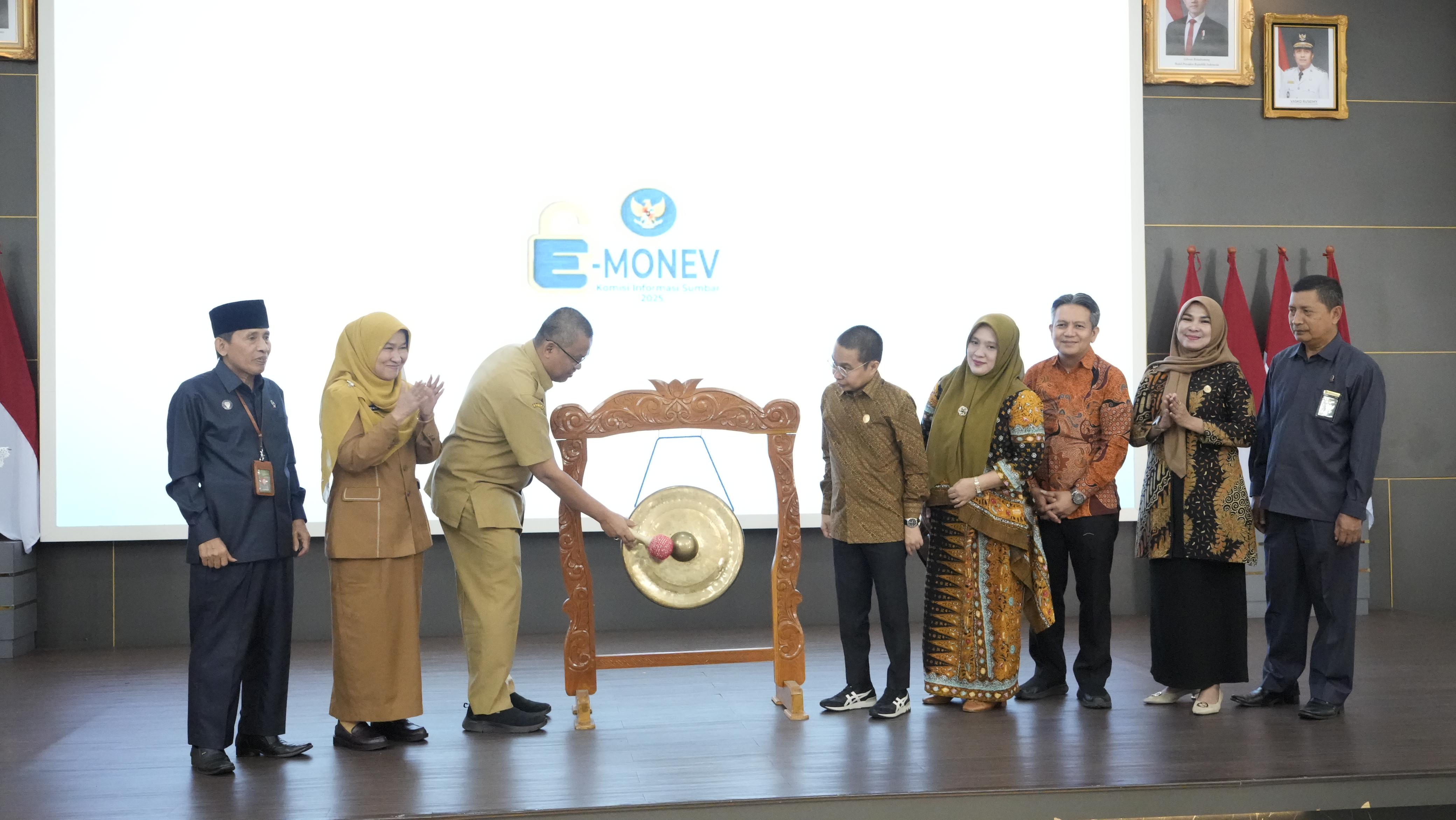 Pemprov Sumbar Targetkan 30 Persen OPD Informatif, Tunjukkan Komitmen pada Launching Monev KIP 2025
